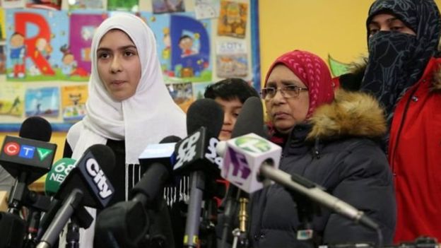 السلطات الكندية تحقق مع رجل هاجم طفلة بمقص لتمزيق حجابها
